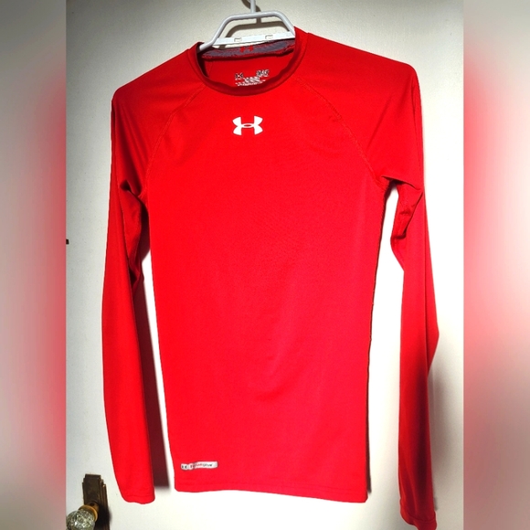 π₯4 for $30π₯ Under Armour red heatgear base layer compression shirt size SM - Picture 1 of 9